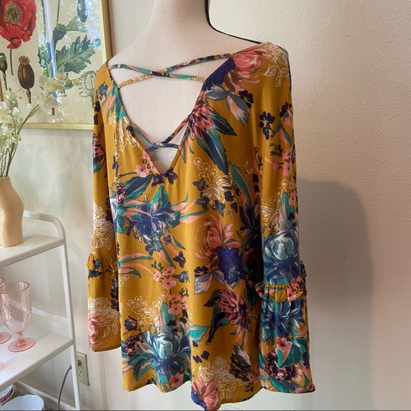 Gold Floral Bell Ruffle Sleeve Cross Back Top - Picture 6 of 6
